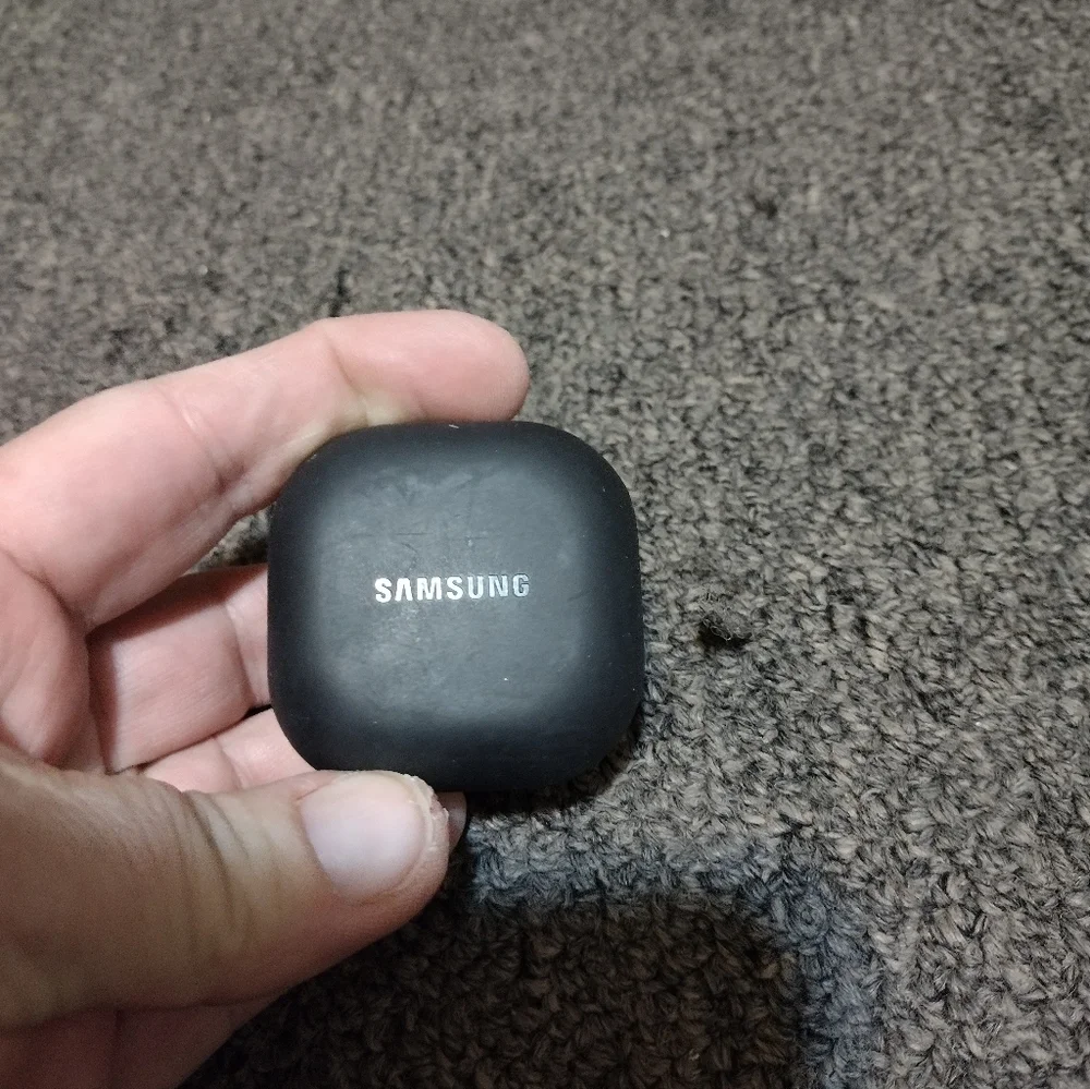 Samsung Galaxy Pro 2 True Wireless Bluetooth Black Earbuds + Case